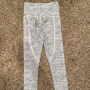 Zyia- Gray Level 2 in 1 Light n Tight Hi-Rise Capri 20"